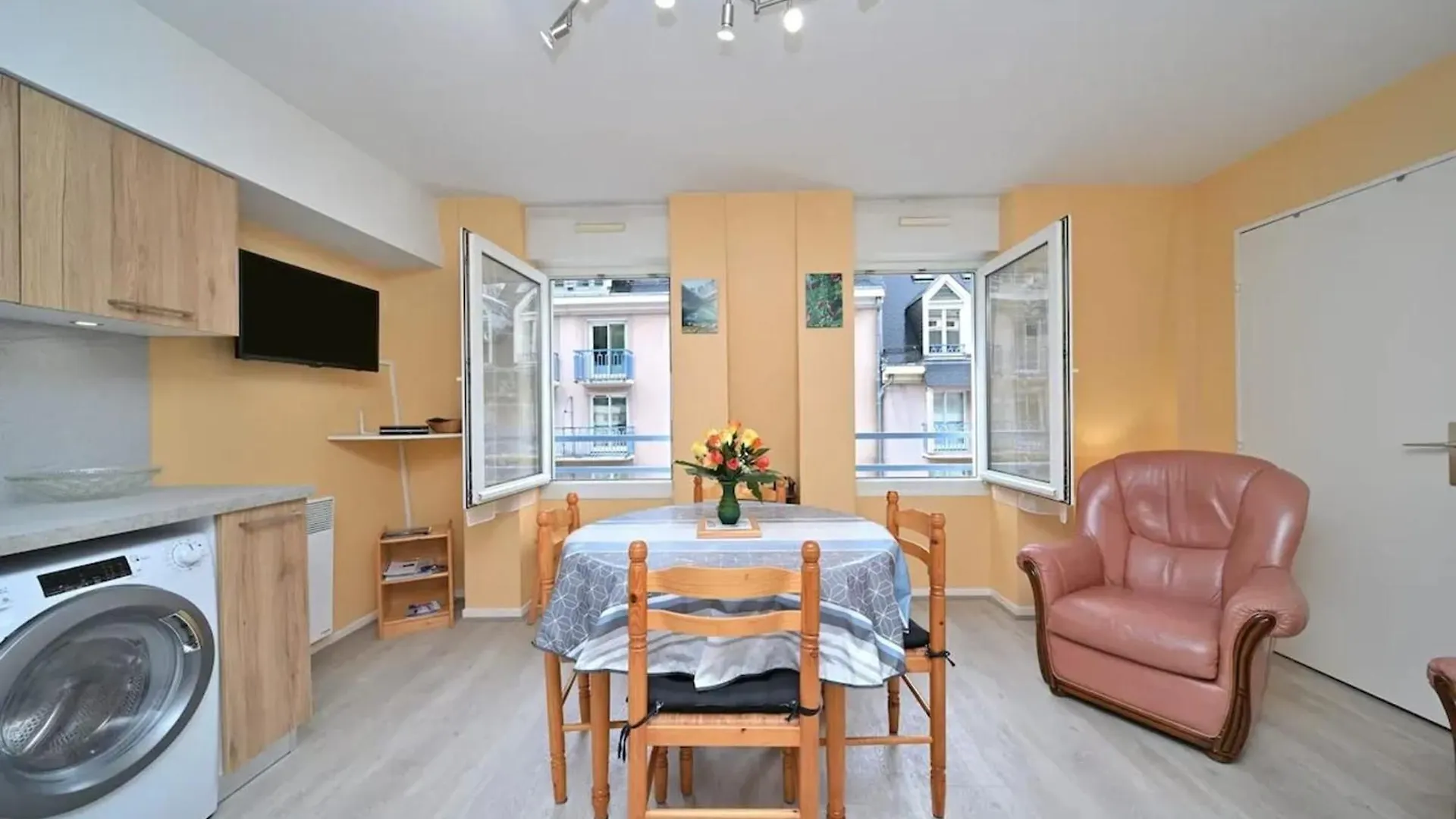 Appartement Chaleureux A Cauterets 35 M² Casier A Skis